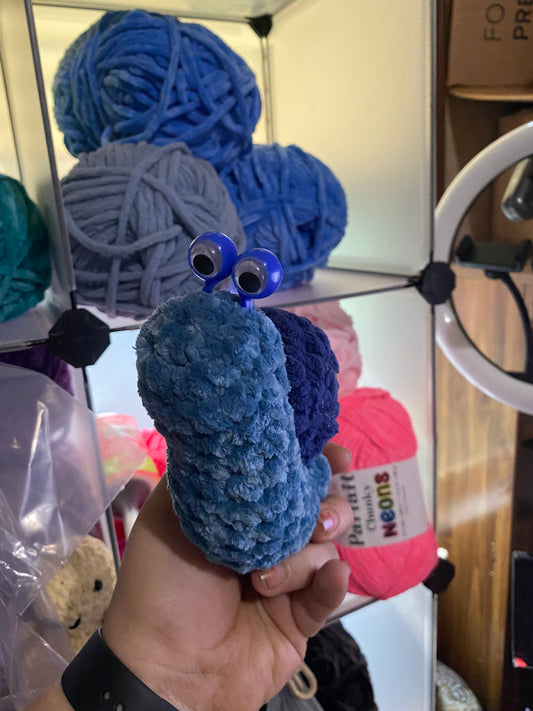 Googly eye snail